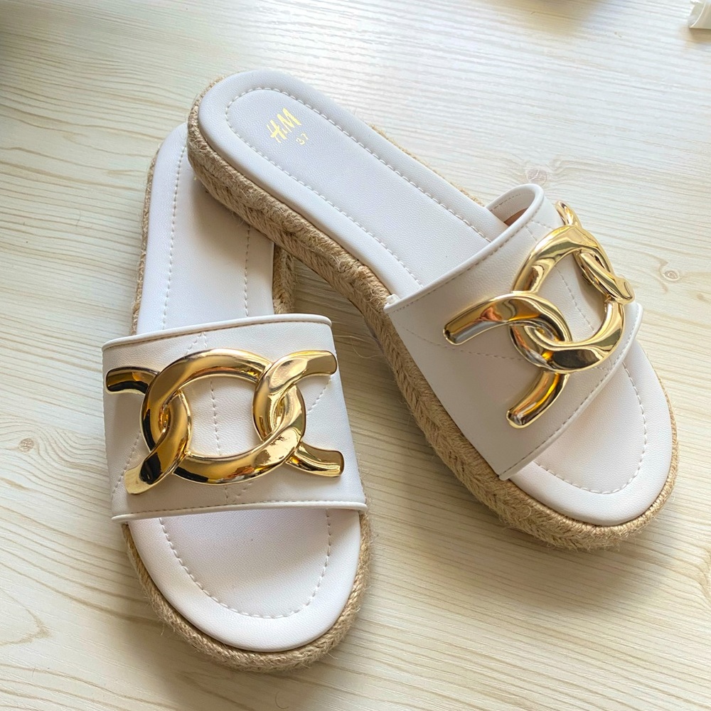 H&M White Espadrilles Sandals with Gold Chain Accent Size US 6/EUR 37